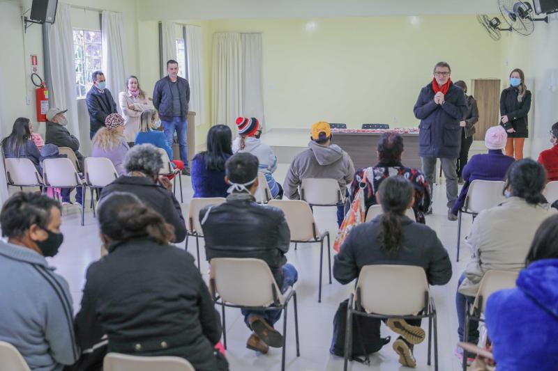Vereadores prestigiam entrega de óculos pelo Programa Olho Vivo